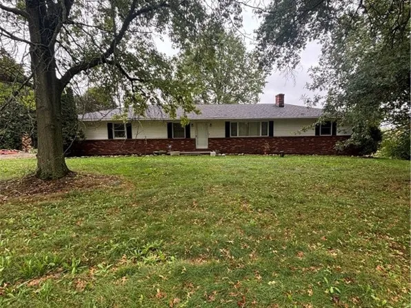 1772 Hartville Rd, Mogadore, OH 44260