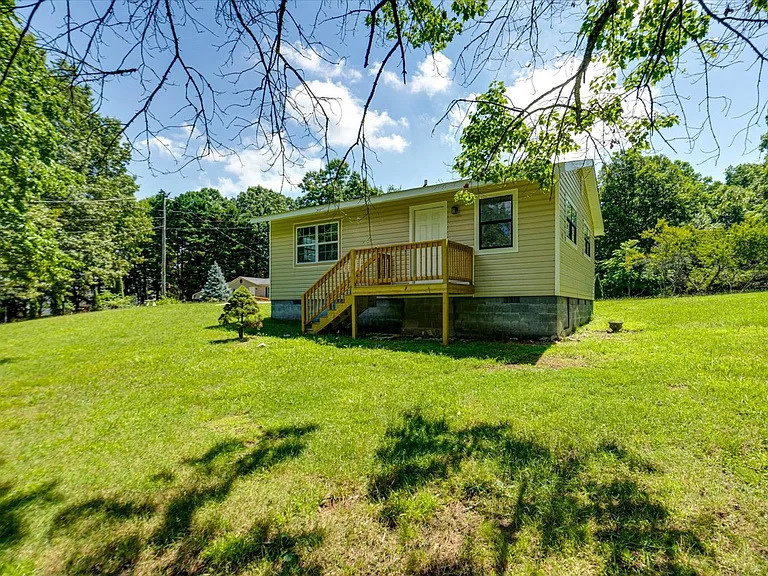 840 Emery Rd — Photo 23