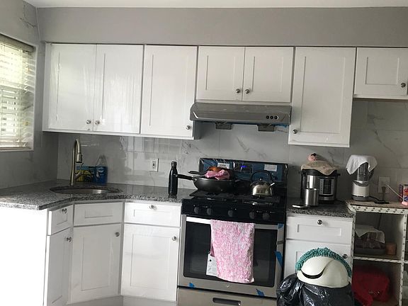 4th image of 1518 N Jefferson Ln