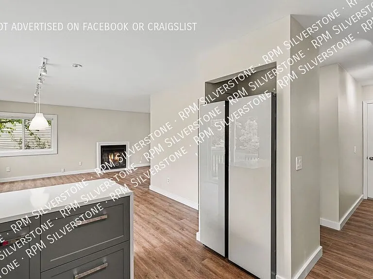 452 Farmridge Ct — Photo 9