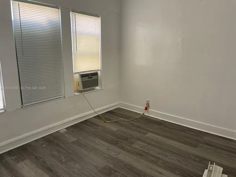817 4th St #817 — Photo 8