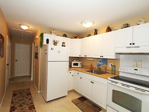 2nd image of 52 St John Place #C