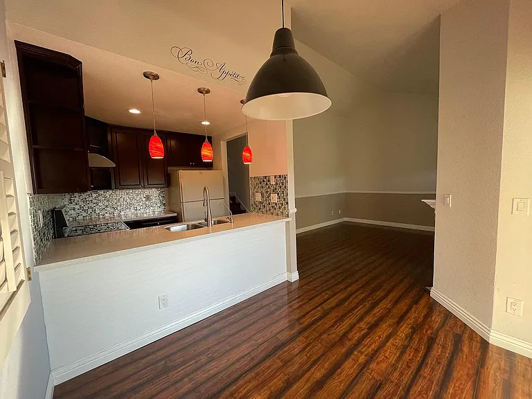 2025 Flickinger Way — Photo 4