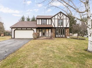 1148 Appian Dr, Webster, NY 14580