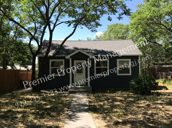 1225 Main St