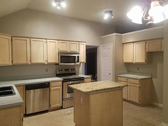 2nd image of 7529 Mesa Verde Trl