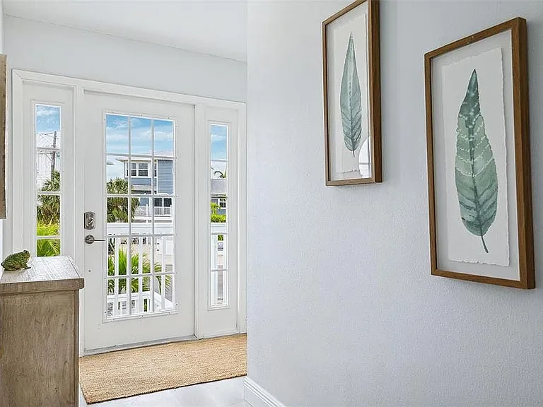313 Poinsettia Rd — Photo 4