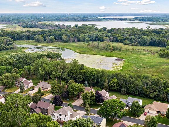 3rd image of 24 Indian Hills Dr