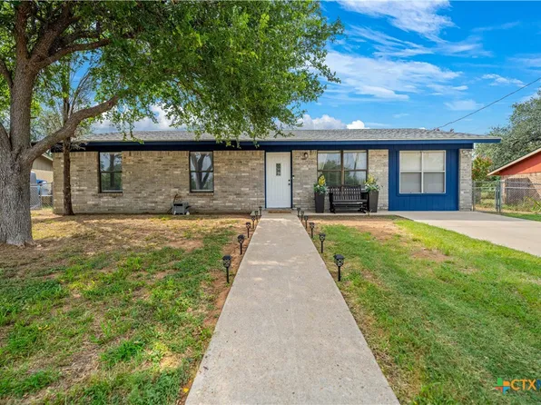 612 Mimosa Dr, Floresville, TX 78114