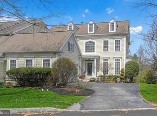 107 Camelot Ln, Newtown Square, PA 19073
