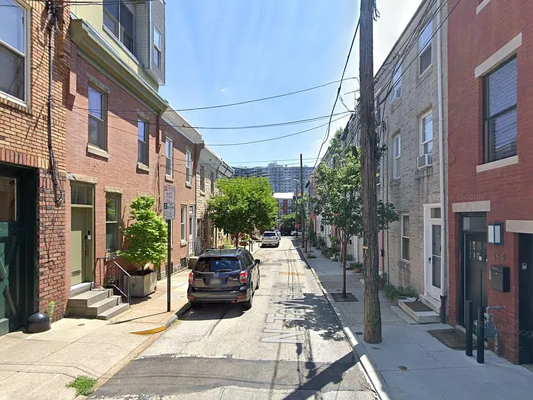 752 N Taylor St — Photo 2
