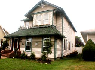 408 S 1st St, Lindenhurst, NY 11757