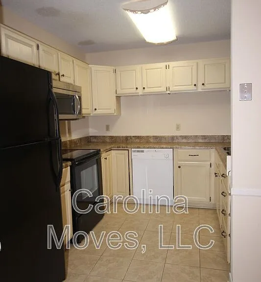 324 Skylark Cir — Photo 4