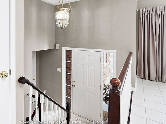 3rd image of 284 Rockingham Ct