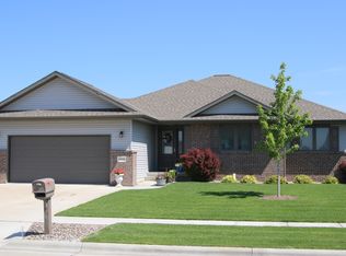 1009 W 9th St Pl, Kearney, NE 68845