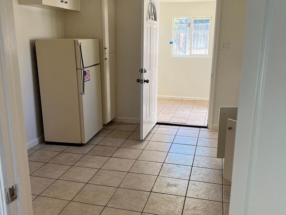 2nd image of 227 E F St #B