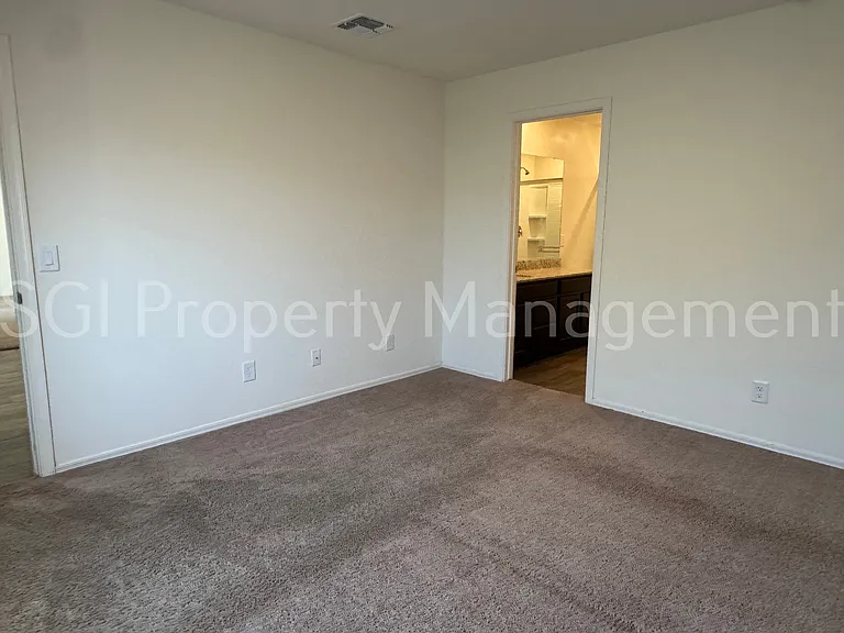 494 W Black Hawk Pl — Photo 9