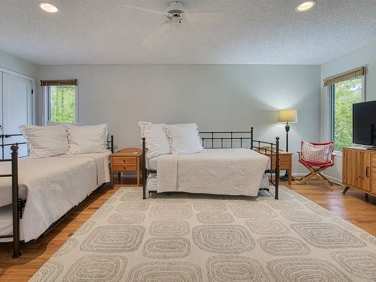 16 Elm Ln — Photo 10