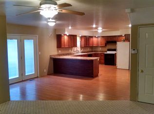 207 W Avon St, Forreston, IL 61030