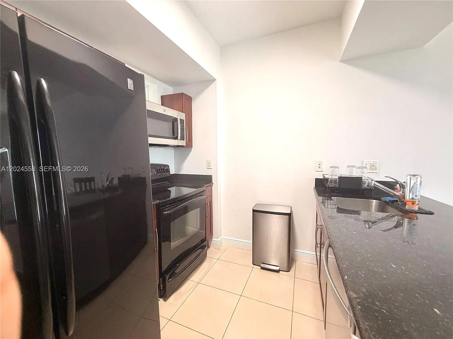 Downtown Dadeland Condo N — Photo 2