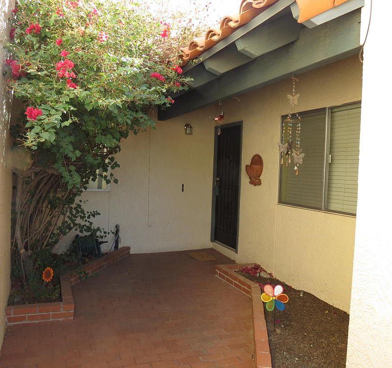 1st image of 4900 N Valle