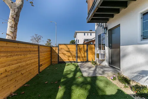 2822 S Redondo Blvd #A Photo 1 2822 S Redondo Blvd #A Photo 1