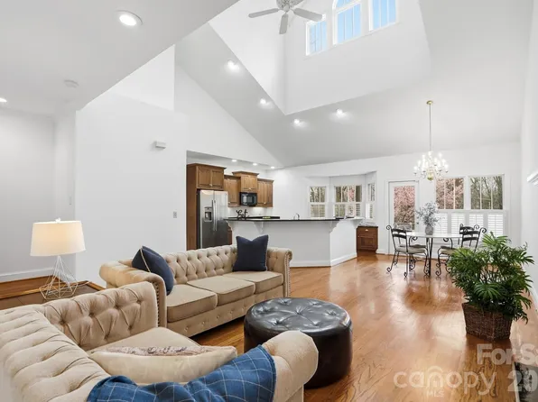 1173 Bunch Dr, Statesville, NC 28677