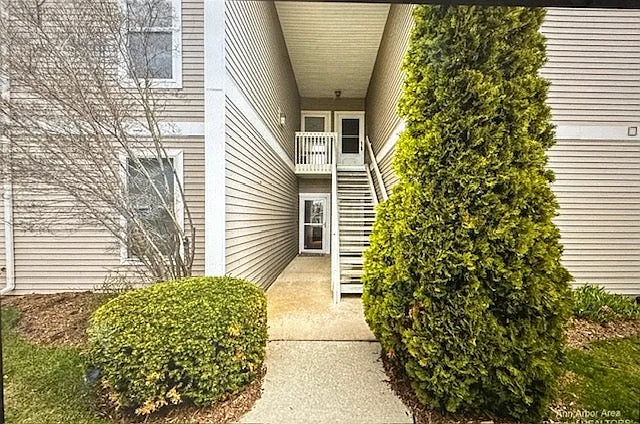 1422 Fox Pointe Circle — Photo 2