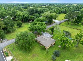 1891 Claude Hebert Rd, Lake Charles, LA 70615