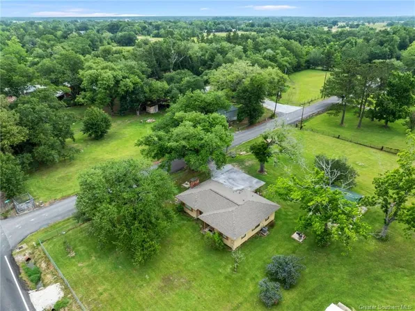 1891 Claude Hebert Rd, Lake Charles, LA 70615