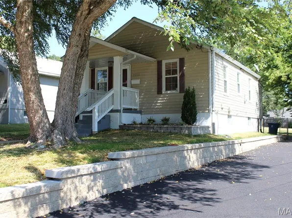 2220 Dawes Pl, Saint Louis, MO 63114