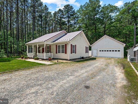 134 Pioneer Trl, Hague, VA 22469