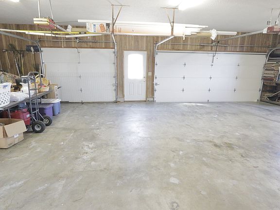 extra large 3 car garage 