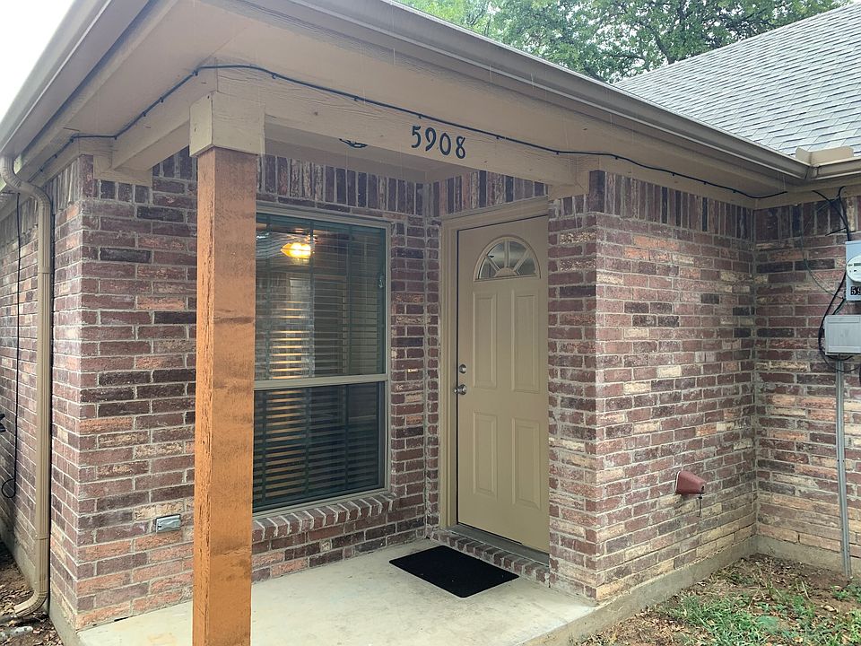 Front porch/entry.