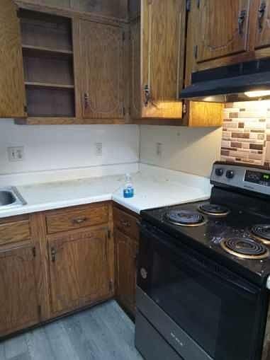 1st image of 615 E Rose St