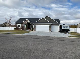3787 E Lakefield Ln, Ammon, ID 83406