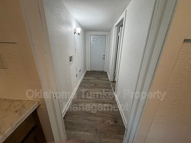 1213 N Alabama Ave — Photo 6