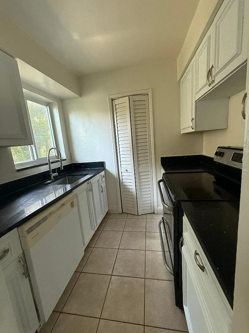 1 bed, 1.0 bath, 550 sqft, $1,700 — Photo 1