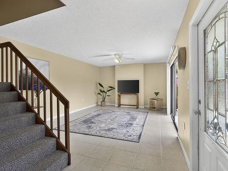 3345 Meridian Way N #C — Photo 9