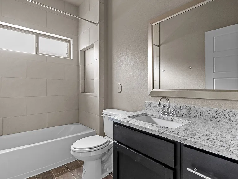 Hallway Full Bath / Shower