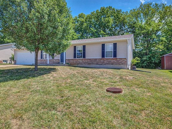 2nd image of 1040 Sleepy Hollow Dr