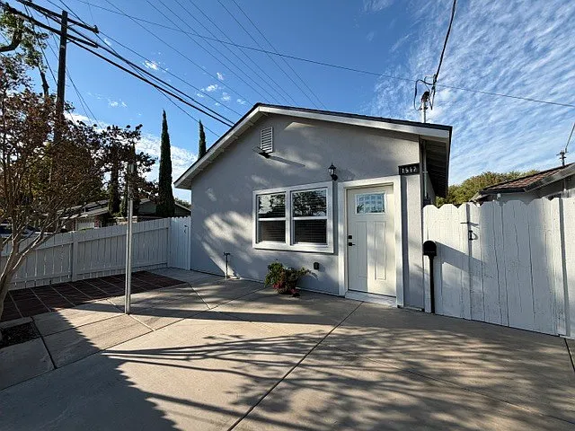 1517 Schulenberg Avenue — Photo 1