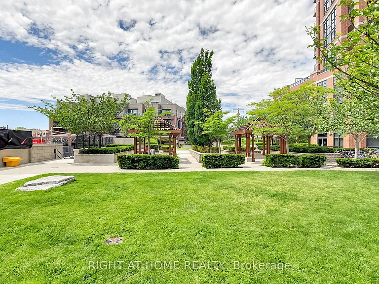 60 Heintzman St #2206 — Photo 19