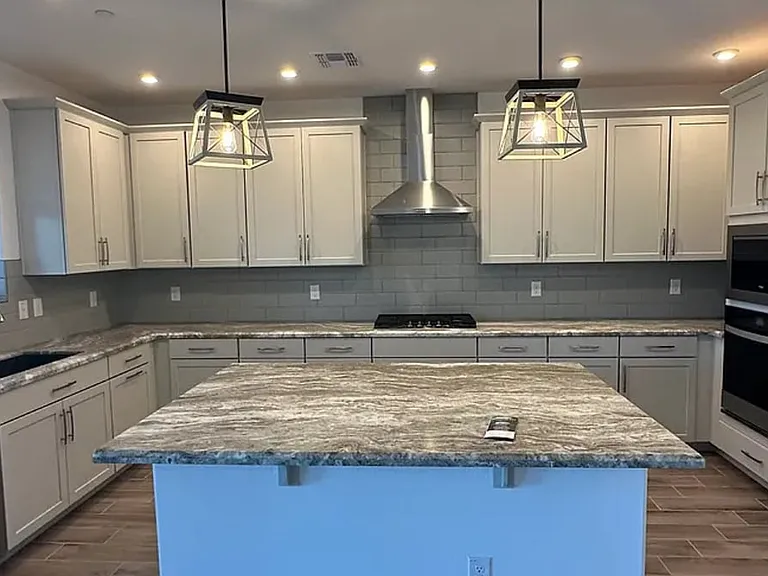 13426 W Eagle Feather Rd — Photo 2