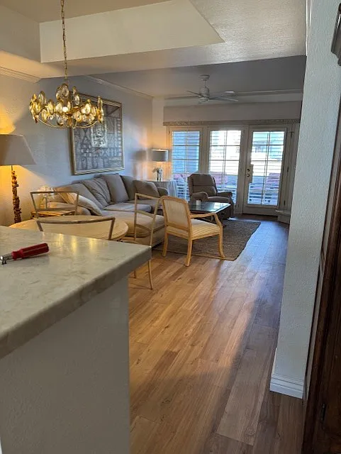 6145 N 28th Pl — Photo 2