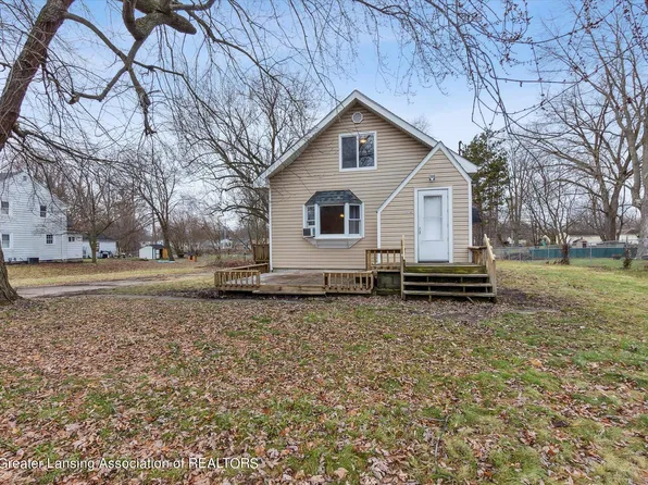 4422 Ballard Rd, Lansing, MI 48911