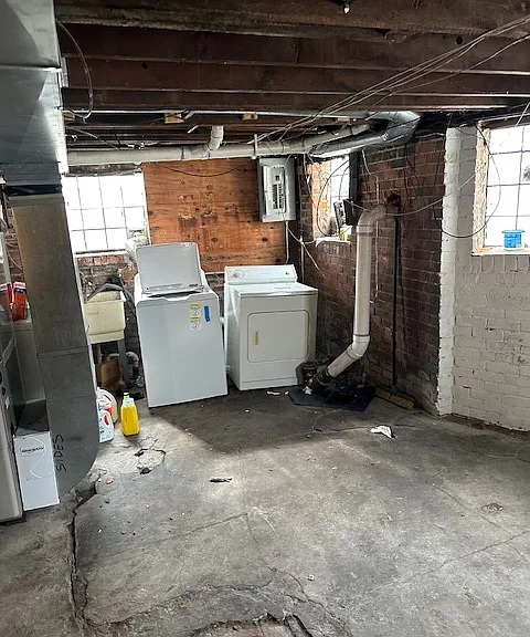 Washer dryer in the basement