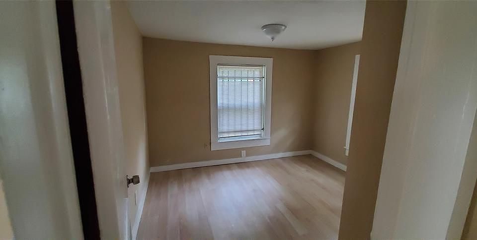2nd image of 2709 Alabama St