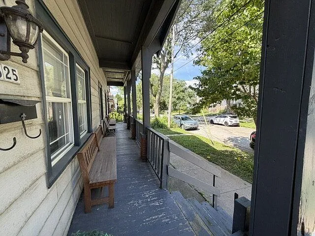 4 bed, 2.0 bath, 1700 sqft, $2,495 — Photo 3