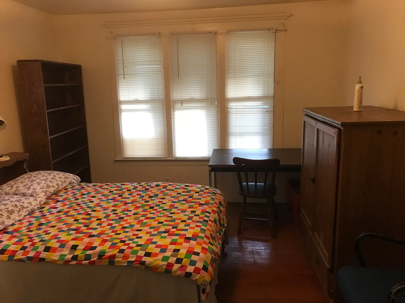 1 bed, 300 sqft, $700 — Photo 1